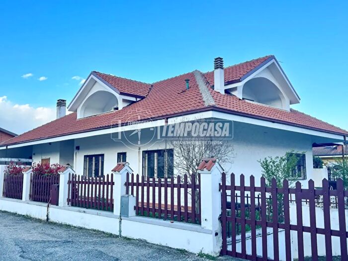 Appartamento con 7 locali in vendita in Via Alcide De Gasperi, Sangano