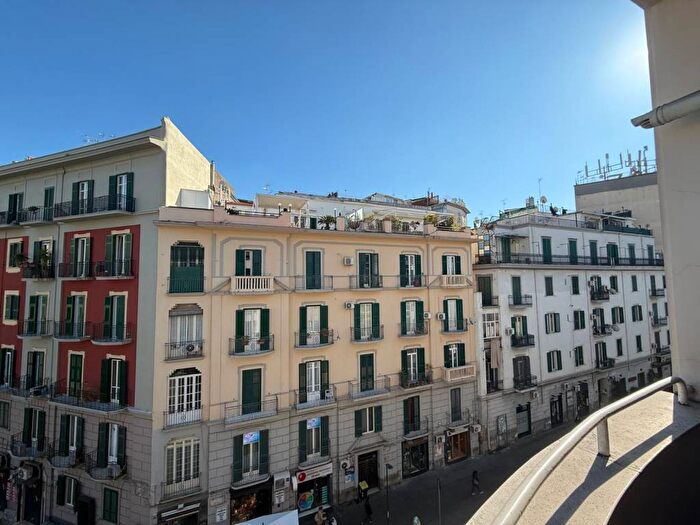 Appartamento quadrilocale in affitto in Via Gian Lorenzo Bernini, Vomero, Napoli