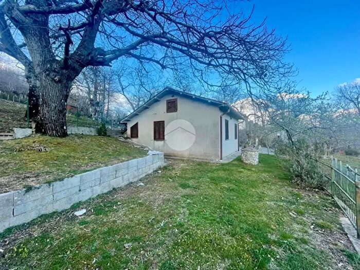 Casa trilocale in vendita in Vocabolo Cimitelle, Stroncone
