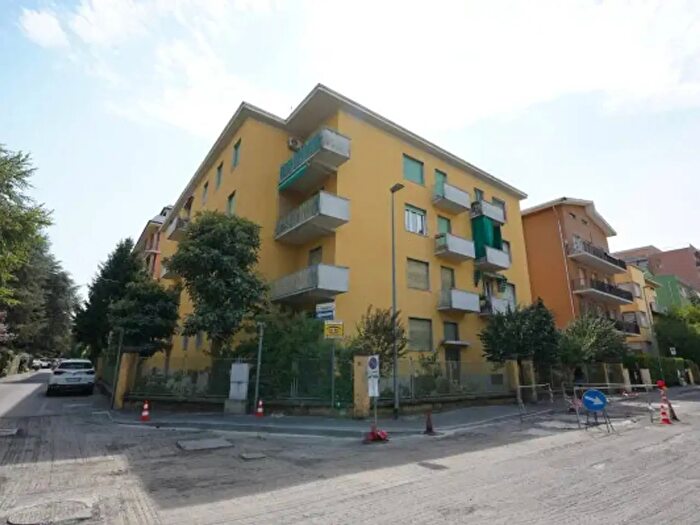 Appartamento quadrilocale in vendita in Via Pietro Mascagni, Parma
