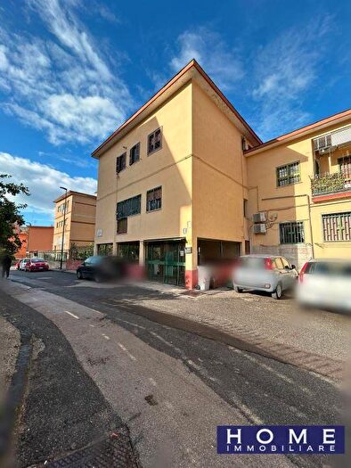 Appartamento quadrilocale in vendita in Napoli