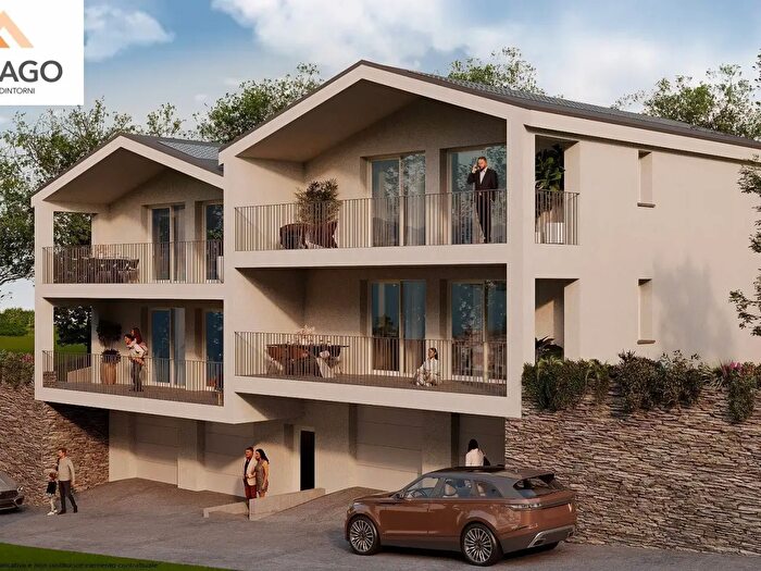 Appartamento trilocale in vendita in Via Dosso, Sale Marasino