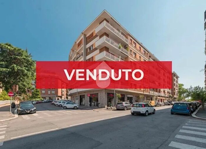 Appartamento quadrilocale in vendita in Via Mario Fani, Roma
