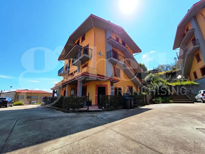 Appartamento bilocale in vendita in Via Guanni, Marano Marchesato