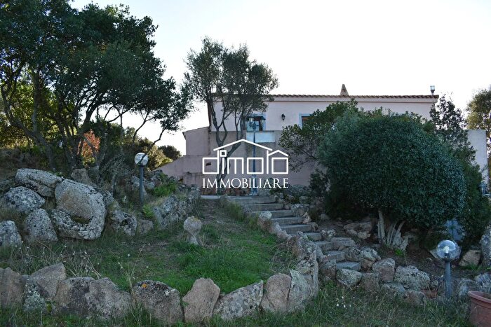 Casa con 5 locali in vendita in Via Raica, Olbia