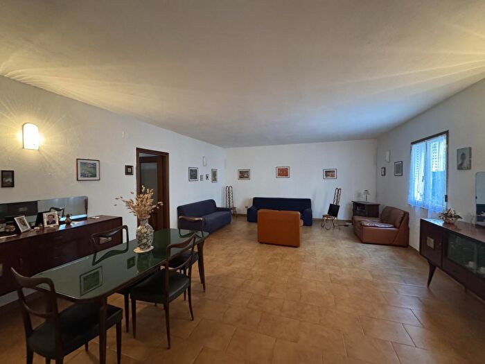 Casa quadrilocale in vendita in Via Capitano Pau, Siniscola