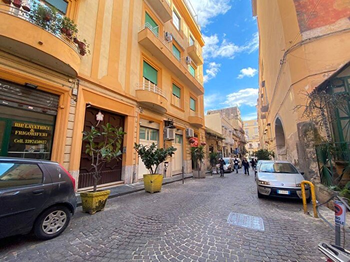 Appartamento quadrilocale in vendita in Via Ventaglieri, Monte Santo, Napoli