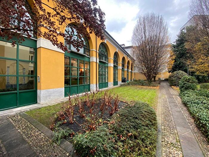 Appartamento quadrilocale in affitto in Piazza San Pietro Martire, Centro Storico, Monza