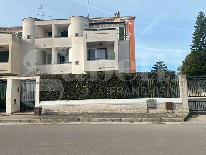 Casa con 5 locali in vendita in Via a Moro, Aversa
