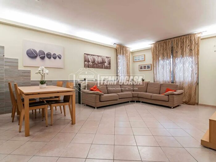 Appartamento trilocale in vendita in Via Tagliamento, Gorla Minore