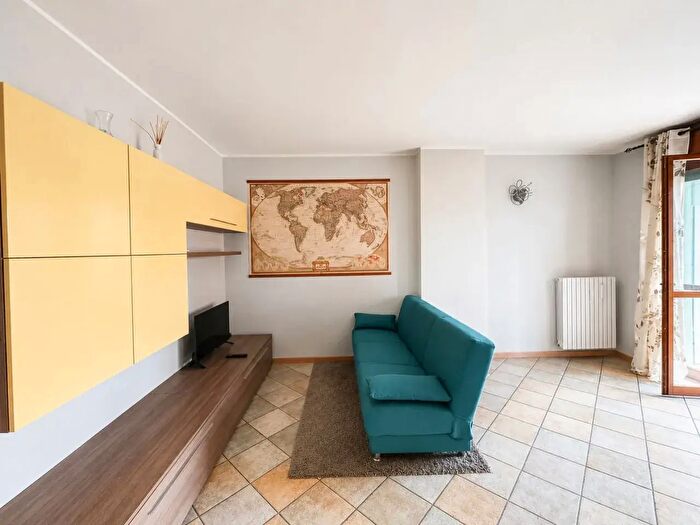 Appartamento trilocale in affitto in Via Antonio Berlese, Milano