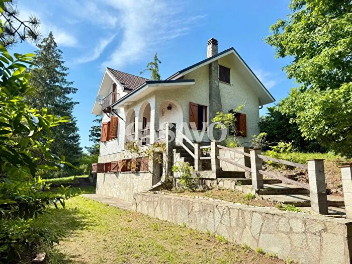 Casa quadrilocale in vendita in Frazione Cimaferle, Ponzone