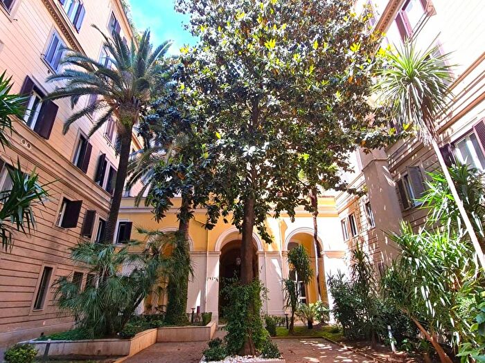 Appartamento bilocale in affitto in Via Germanico, Prati, Roma