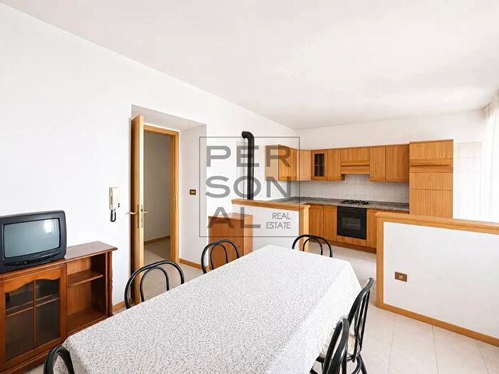 Appartamento trilocale in vendita in Terragnolo