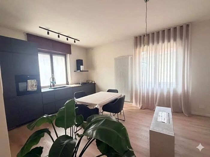 Appartamento trilocale in vendita in Via Roma, Capriolo