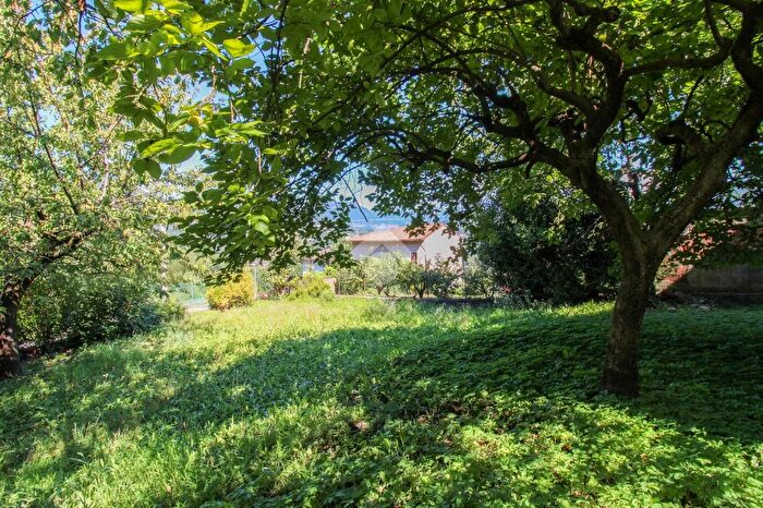 Casa con 6 locali in vendita in Via Case Nuove, Agnosine