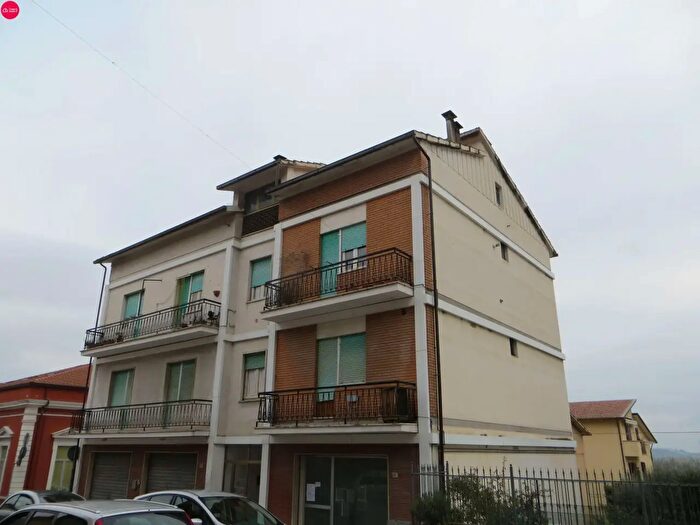 Casa con 13 locali in vendita in Via Roma, Montappone
