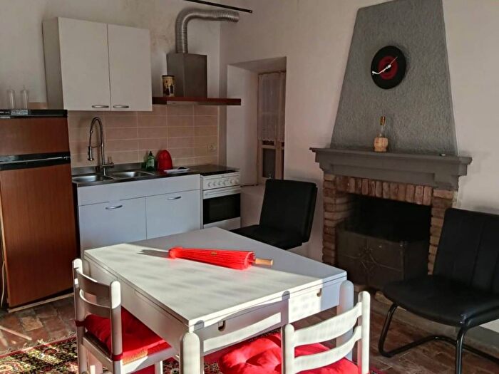 Appartamento bilocale in affitto in Maneia, Varano de' Melegari