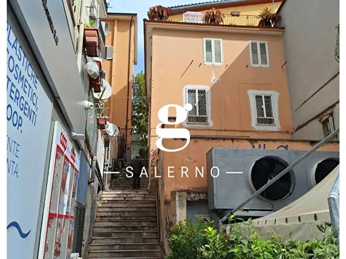 Appartamento monolocale in vendita in Vicolo Castel Terracena, Salerno