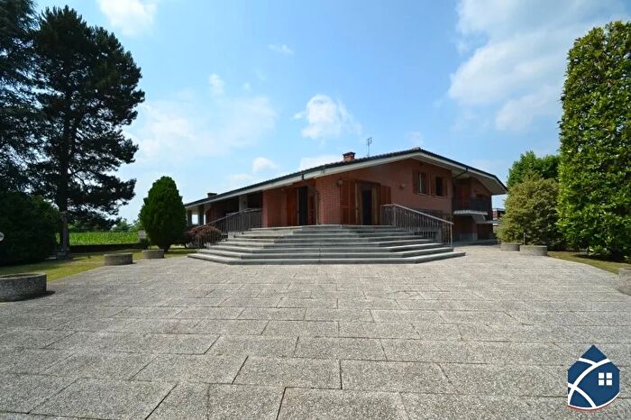 Casa con 12 locali in vendita in Vigone Via Montagna, Vigone