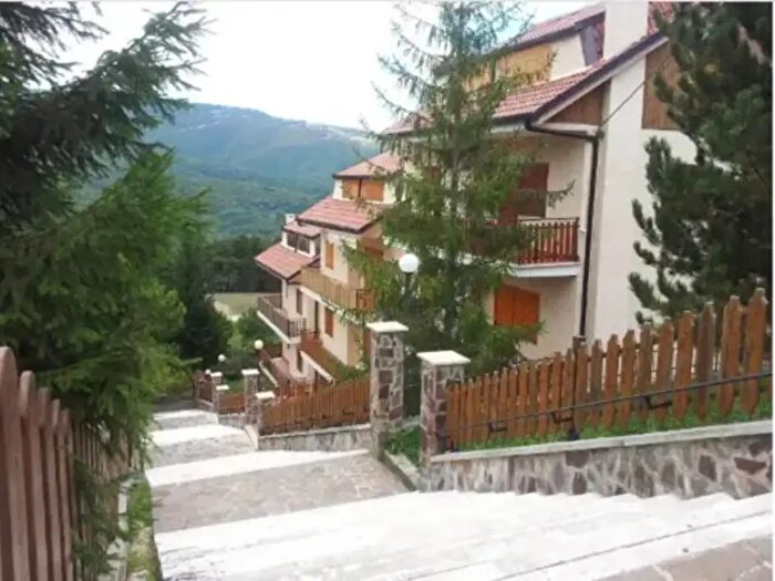 Appartamento trilocale in vendita in Via Oasi di San Francesco dAssisi, Campo Di Giove