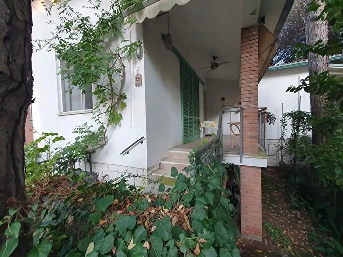 Casa con 8 locali in vendita in Ravenna