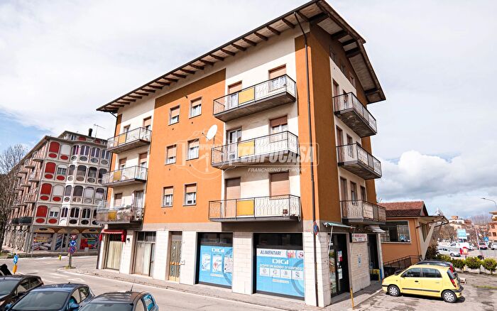 Appartamento quadrilocale in vendita in Via del Molinetto, Pavullo Nel Frignano