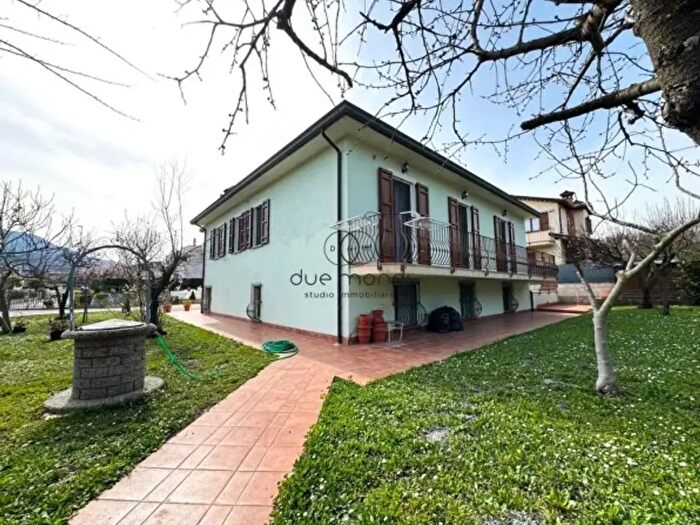 Casa con 6 locali in vendita in Spoleto