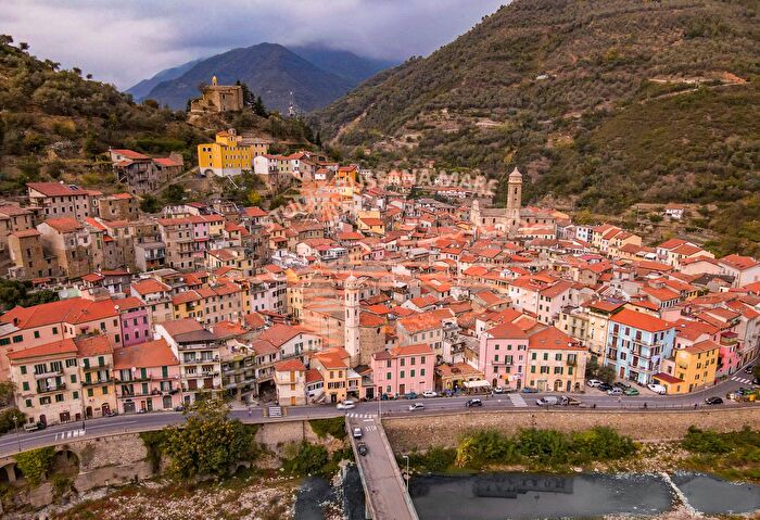 Appartamento bilocale in vendita in Via Fontana, Badalucco