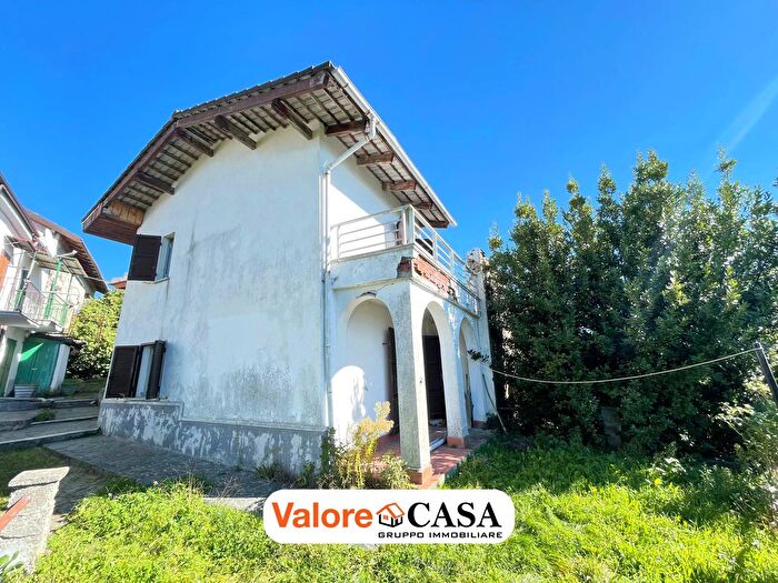 Casa con 5 locali in vendita in Ponzone