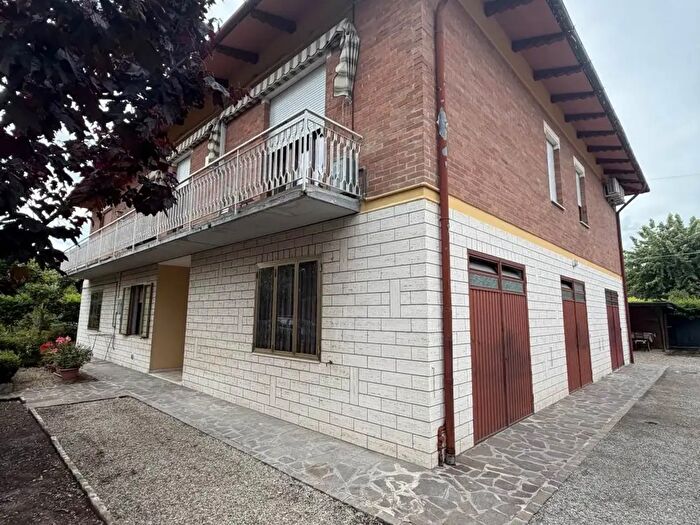 Appartamento con 5 locali in vendita in Castelnuovo Rangone