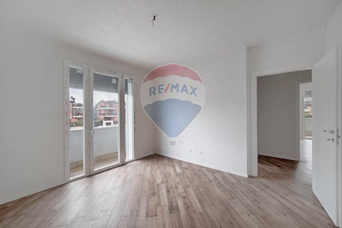 Appartamento trilocale in vendita in Via Grisostomi, Correzzana