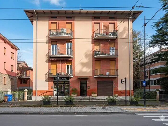 Appartamento quadrilocale in vendita in Via Luigi Battei, Parma