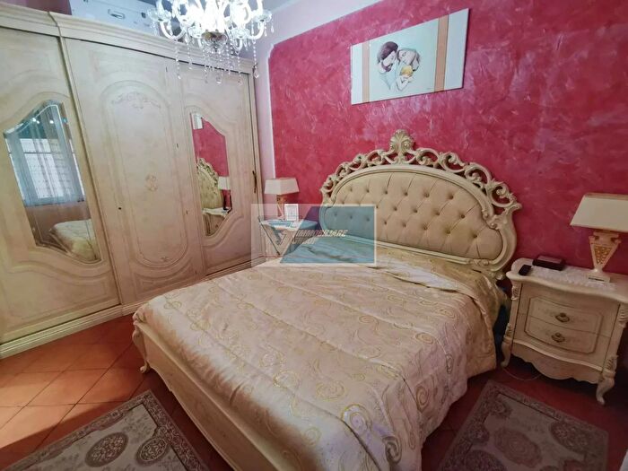 Appartamento con 6 locali in vendita in Noto