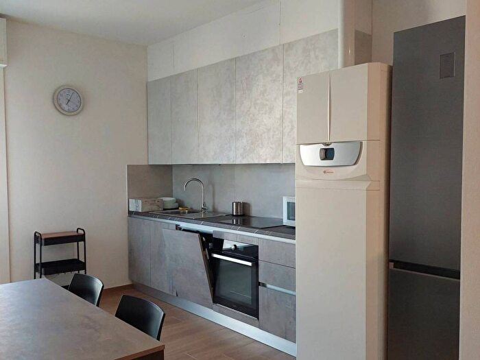 Appartamento trilocale in affitto in Via Giulio Benassi, Sacca Stazione, Modena