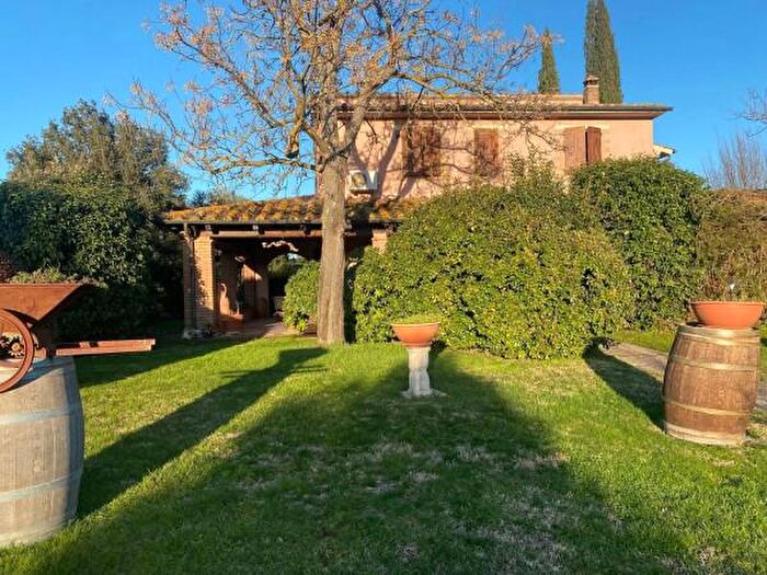 Casa con 6 locali in vendita in Manciano