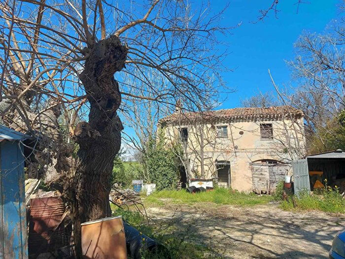 Casa con 10 locali in vendita in Senigallia