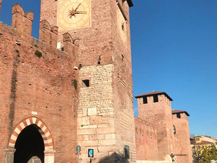 Appartamento quadrilocale in affitto in Corso Castelvecchio, Valverde, Verona