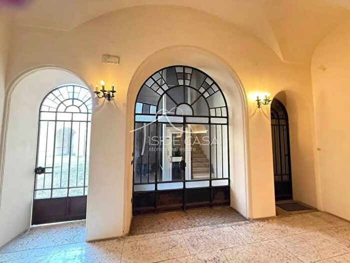 Appartamento con 5 locali in vendita in Mantova
