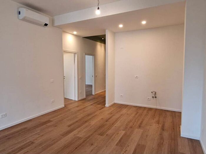 Appartamento trilocale in affitto in Corso Genova, Milano