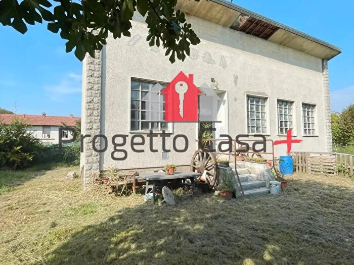 Casa bilocale in vendita in Tradate