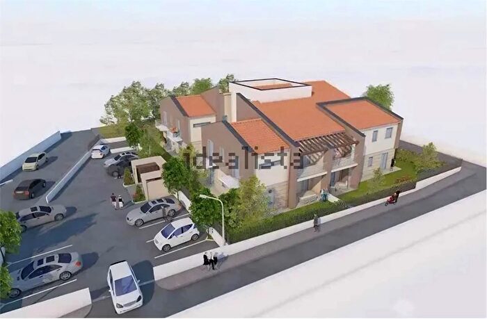 Appartamento con 6 locali in vendita in Castelnuovo Magra