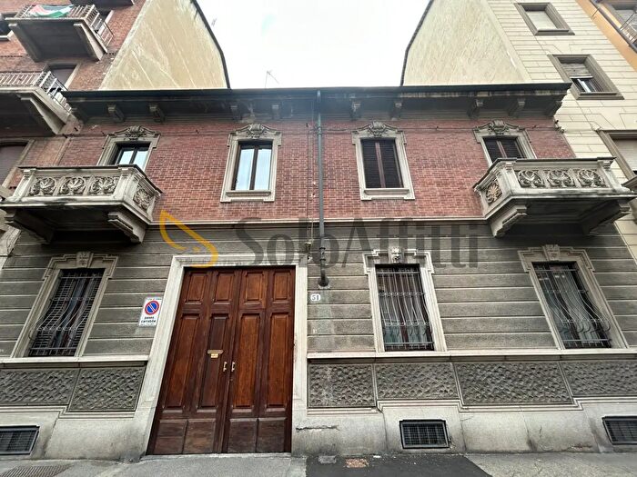 Appartamento trilocale in affitto in Via Luigi Capriolo, Torino