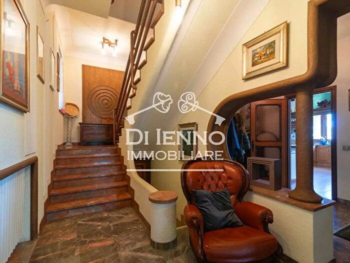 Casa con 9 locali in vendita in Roma