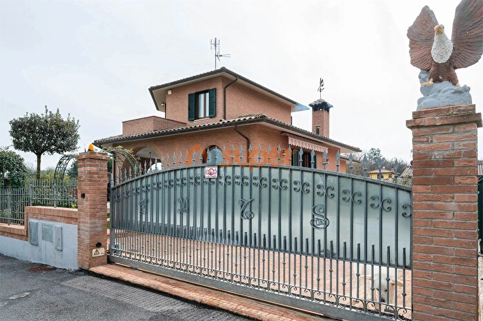 Casa quadrilocale in vendita in Via dei Tigli Castiglione del Lago Pg, Castiglione Del Lago