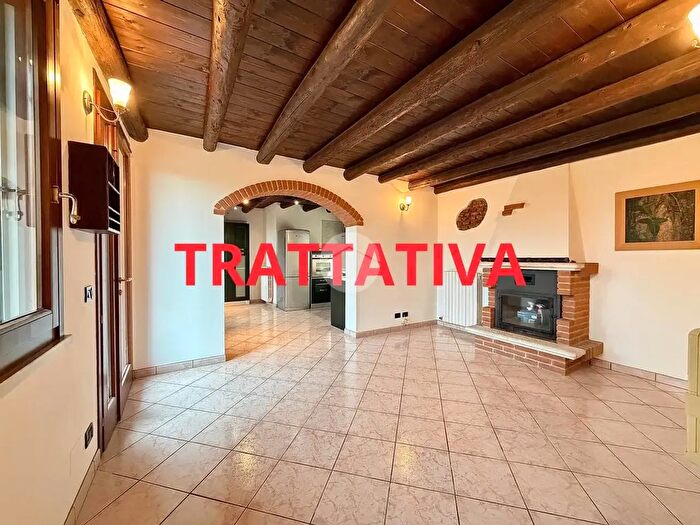 Casa quadrilocale in vendita in Via Tarrocco, Angiari