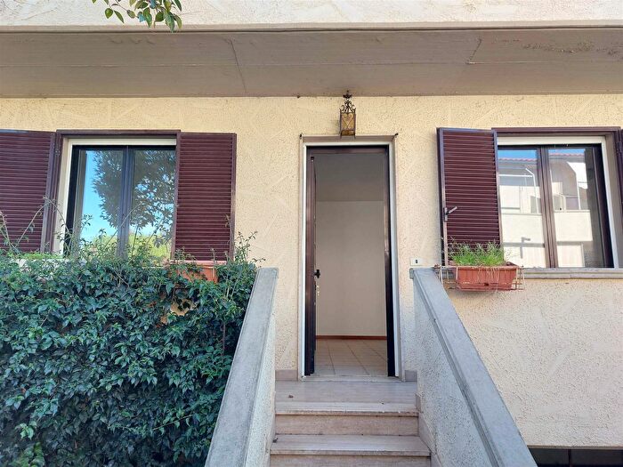 Appartamento con 5 locali in vendita in Cecina