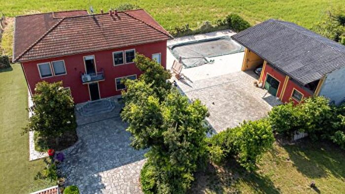 Casa con 6 locali in vendita in Via Liguria, Voghera