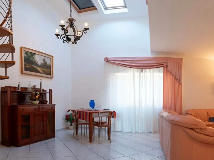 Casa con 7 locali in vendita in Santa Luce