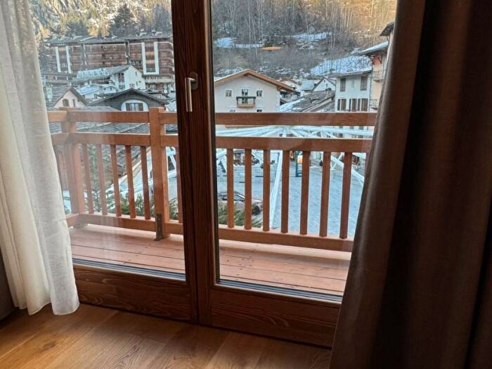 Appartamento bilocale in affitto in Vicolo Dolonne, Centro, Courmayeur